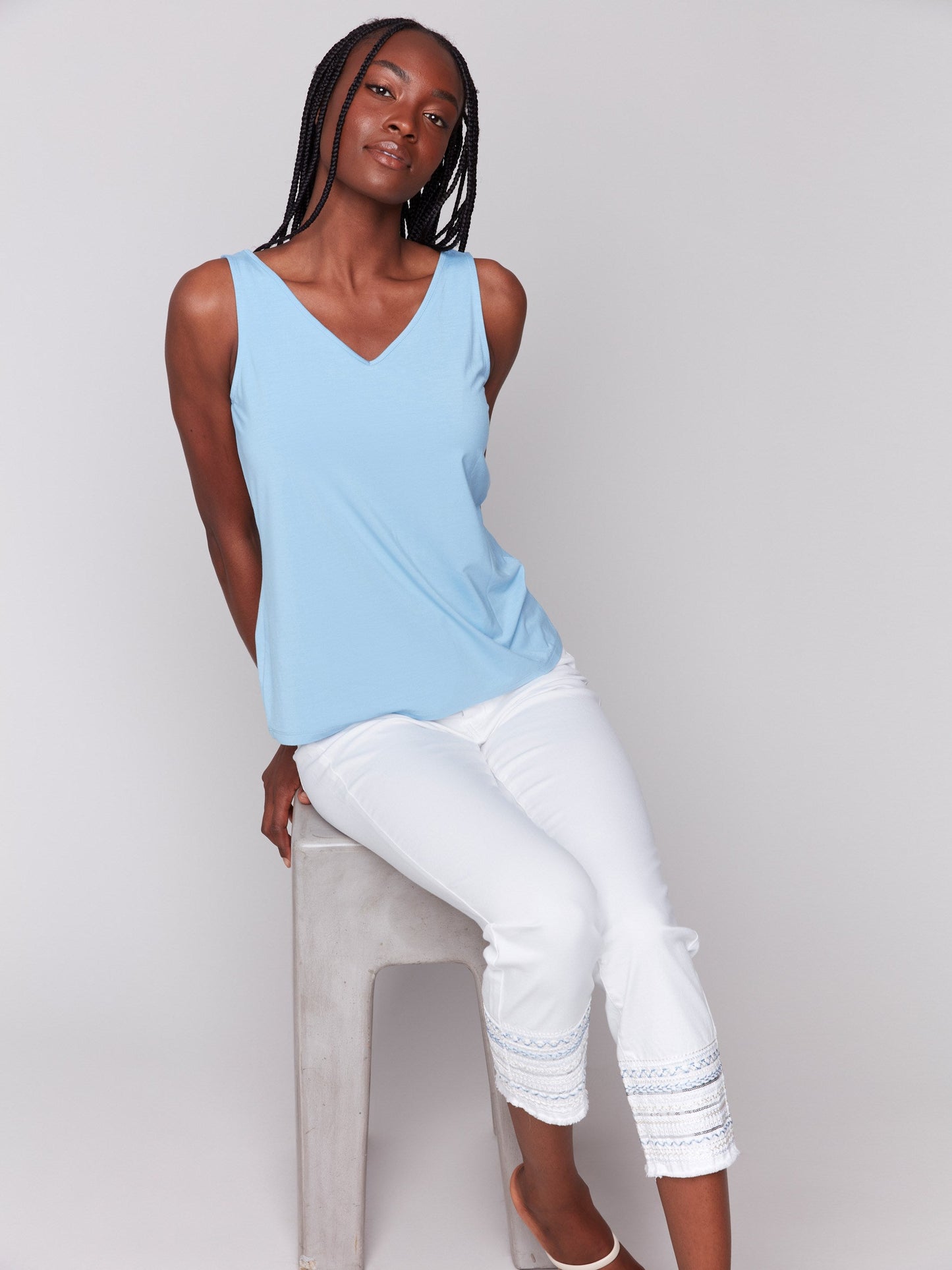 Embroidered Hem Jeans - White