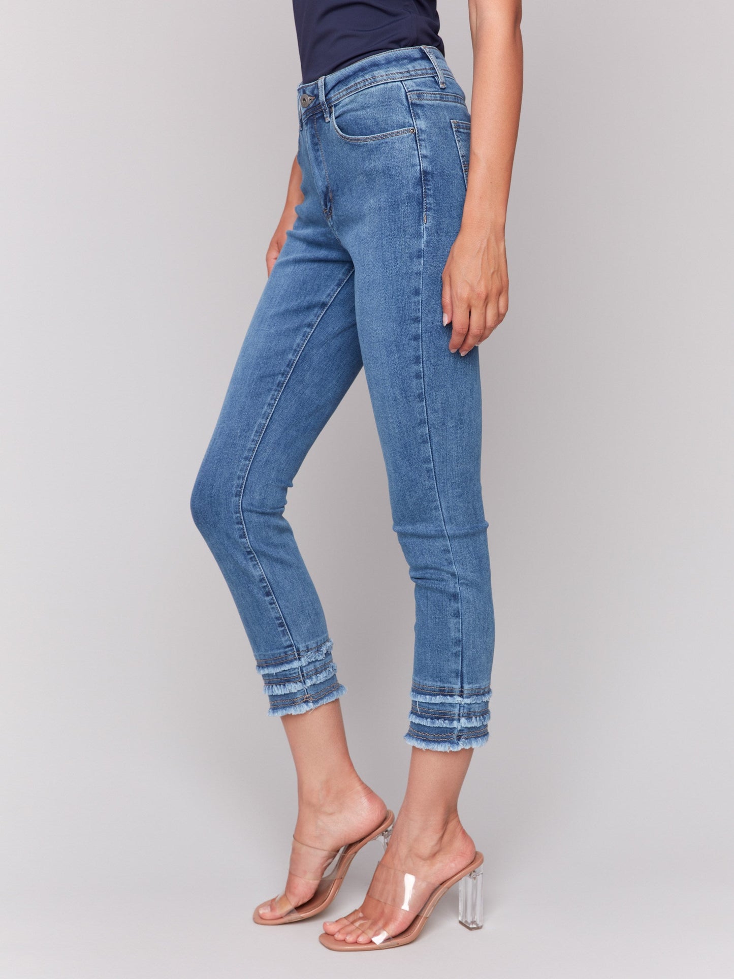 Frayed Hem Cropped Denim Pants - Medium Blue